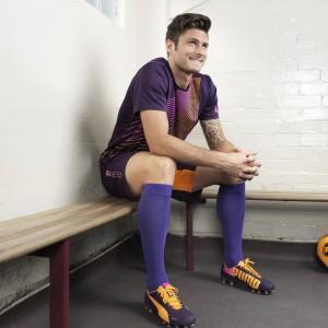 九游体育官网首页-比赛中球队展现出团结互助的精神，球队团结的话